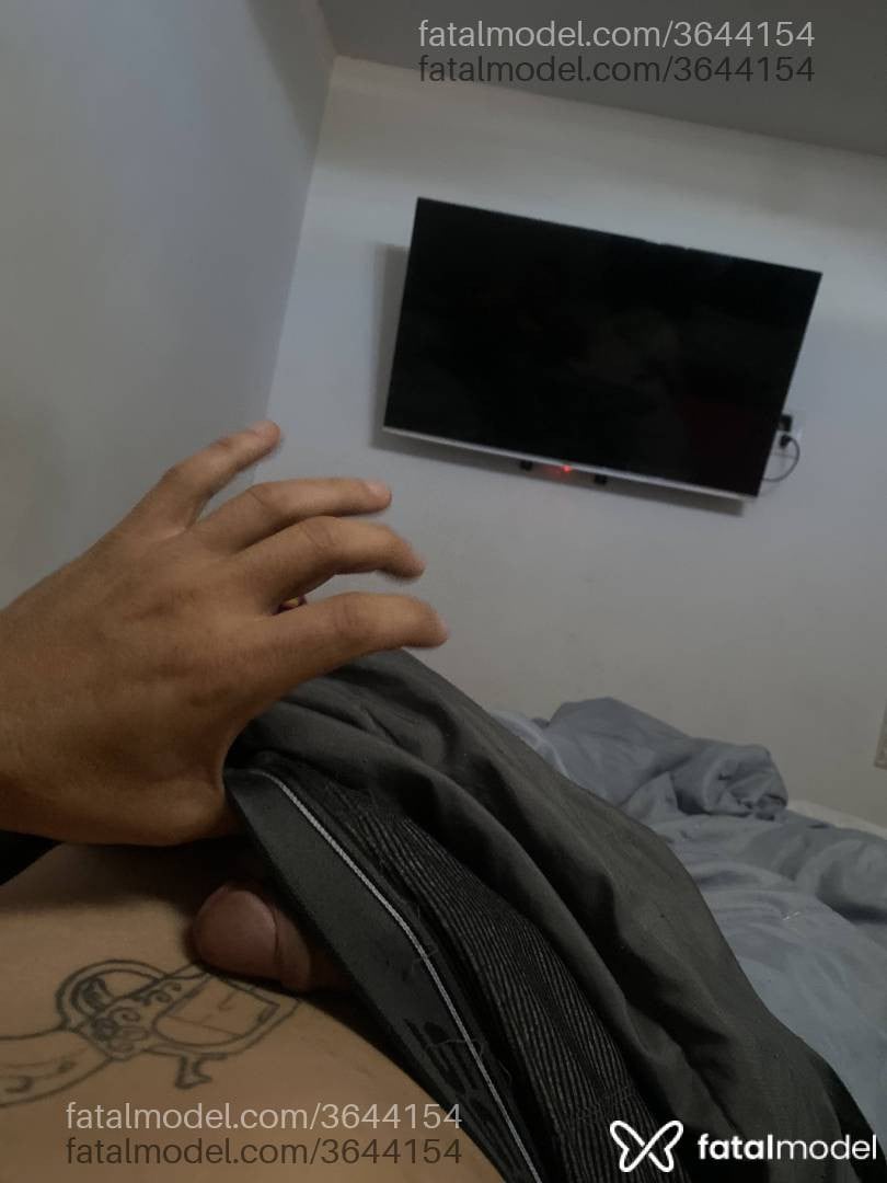 Acompanhante homem morena (o) de olhos pretos - Thomas