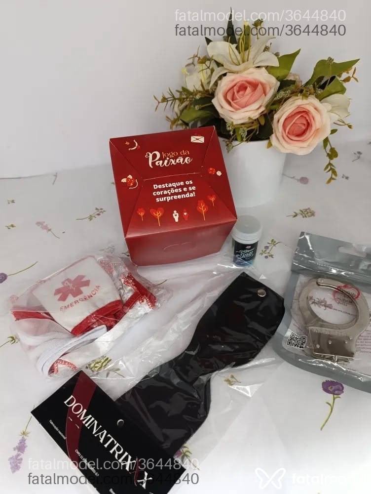 Acompanhante mulher com cabelo castanho de olhos castanhos - Jhenifer Geovana