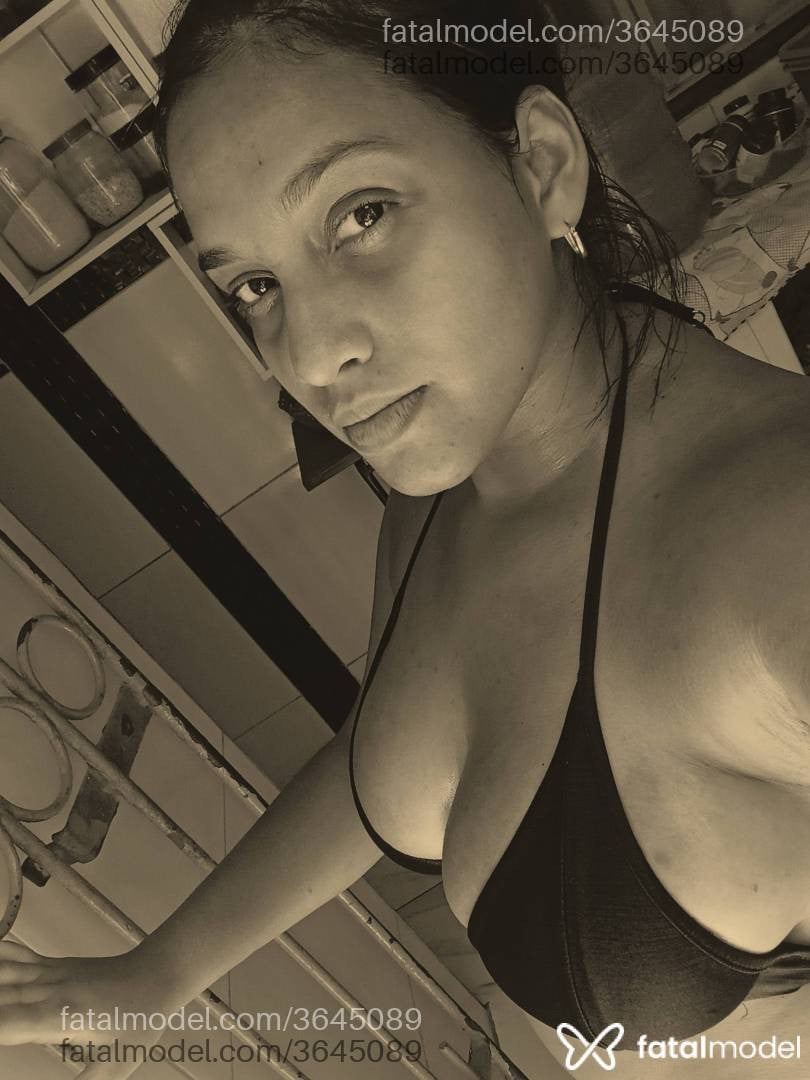 Acompanhante mulher morena (o) de olhos pretos - Dália Santos