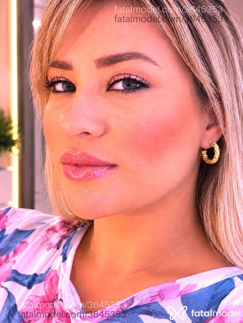 Acompanhante mulher ruiva (o) de olhos verdes - Lunnasecret