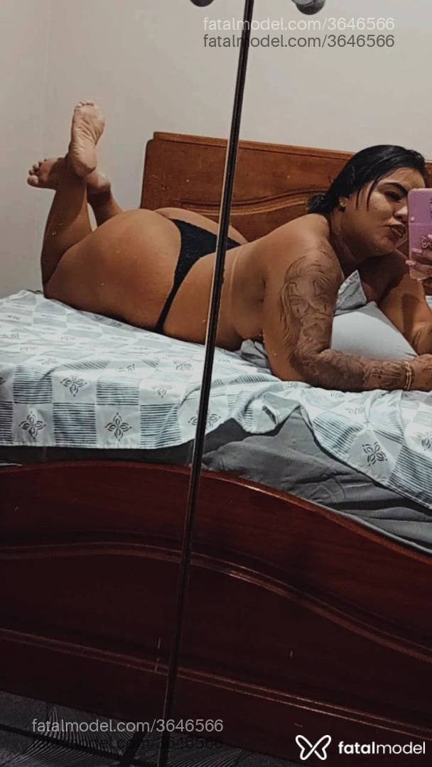 Acompanhante mulher morena (o) de olhos pretos - Letícia