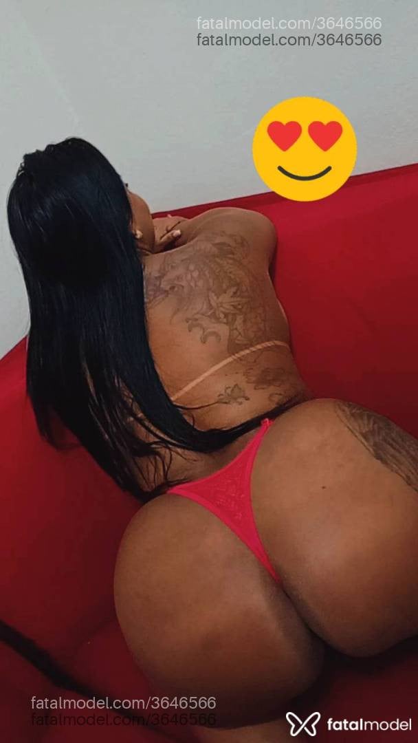 Acompanhante mulher morena (o) de olhos pretos - Letícia