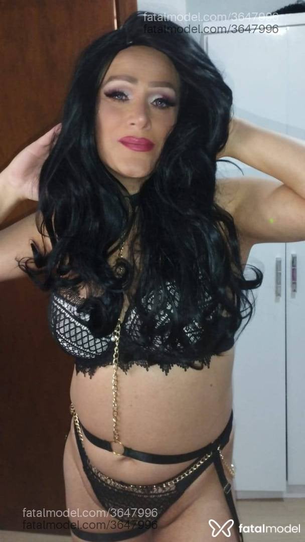 Acompanhante mulher trans loira (o) de olhos castanhos - Thaysa Rath
