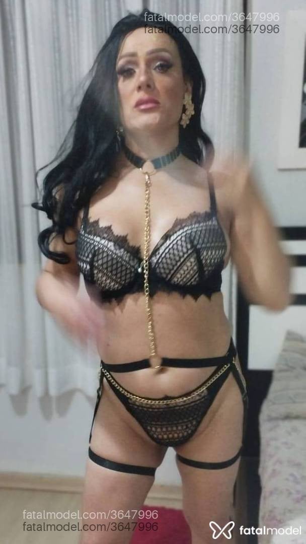 Acompanhante mulher trans loira (o) de olhos castanhos - Thaysa Rath
