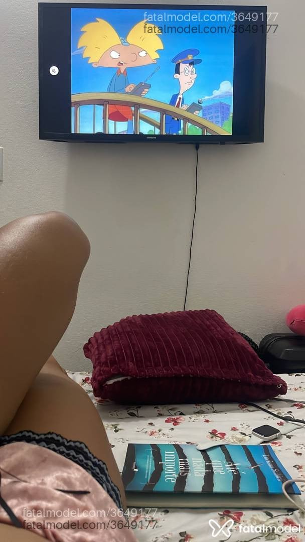 Acompanhante mulher morena (o) de olhos pretos - Baianasc
