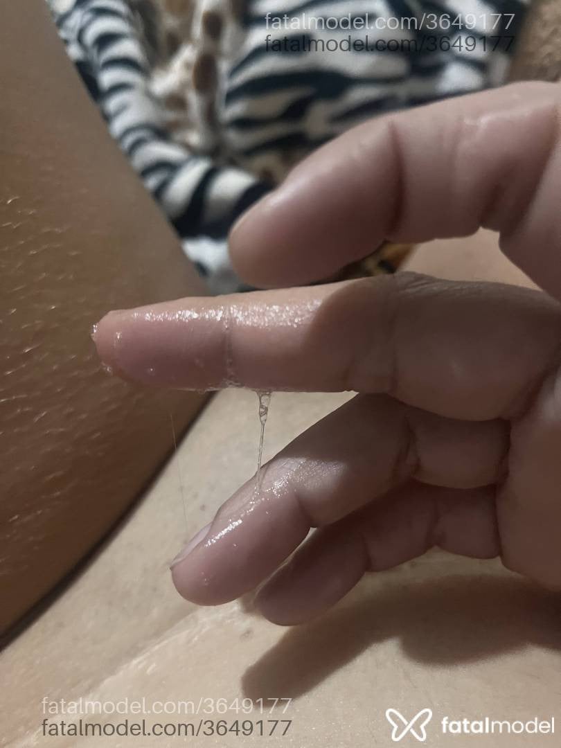 Acompanhante mulher morena (o) de olhos pretos - Baianasc