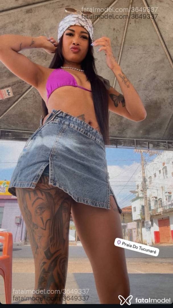 Acompanhante mulher com cabelo castanho de olhos castanhos - Bruna
