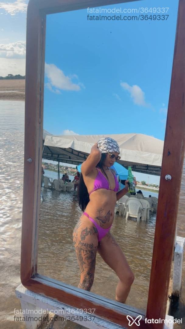 Acompanhante mulher com cabelo castanho de olhos castanhos - Bruna