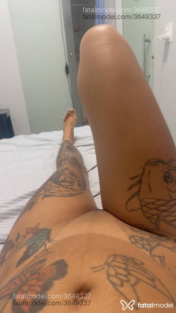 Acompanhante mulher com cabelo castanho de olhos castanhos - Bruna