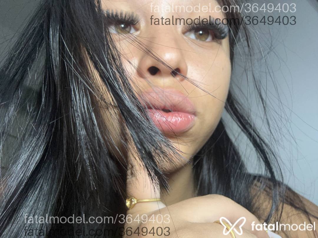 Acompanhante mulher morena (o) de olhos mel - Milena Mel