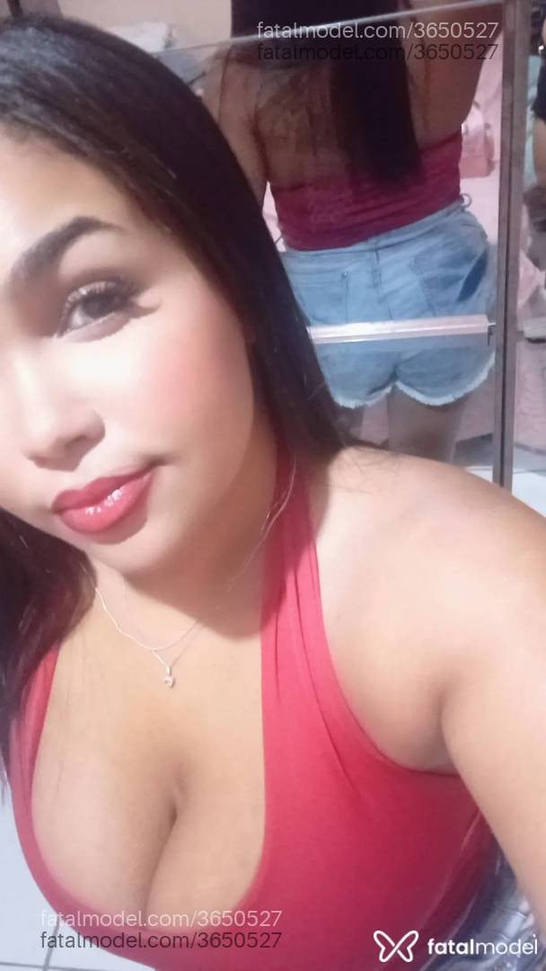 Acompanhante mulher com cabelo castanho de olhos castanhos - Carol