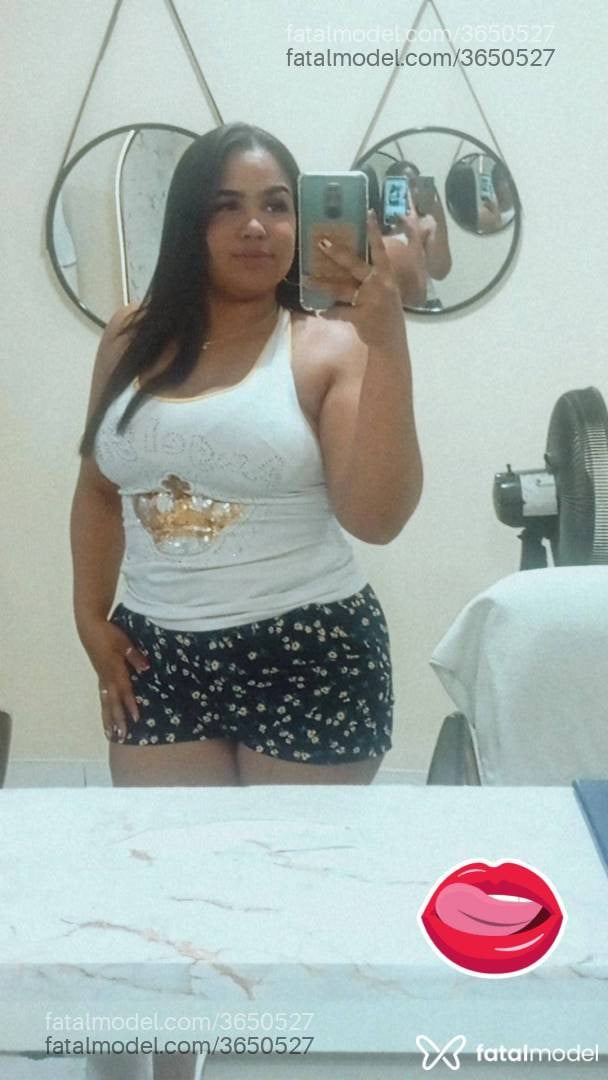 Acompanhante mulher com cabelo castanho de olhos castanhos - Carol