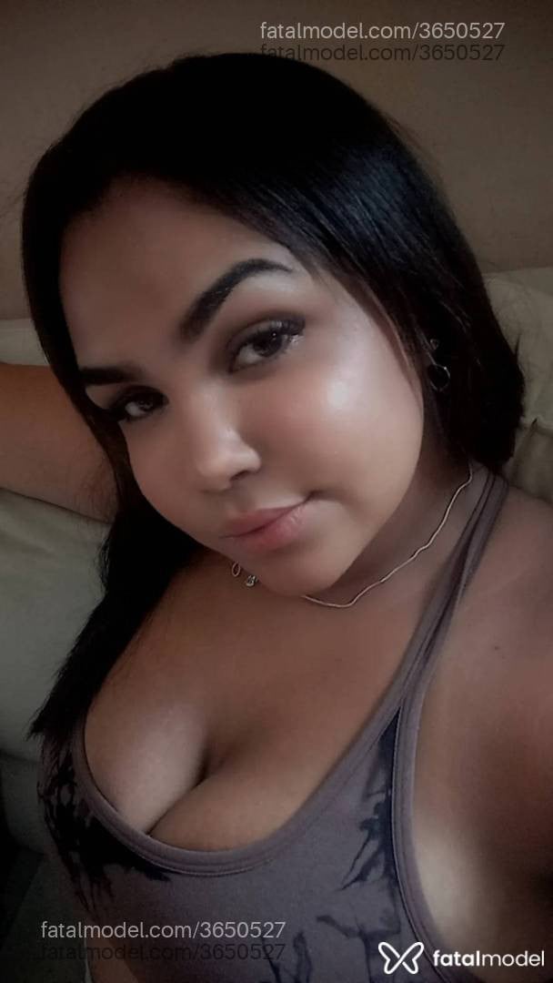 Acompanhante mulher com cabelo castanho de olhos castanhos - Carol