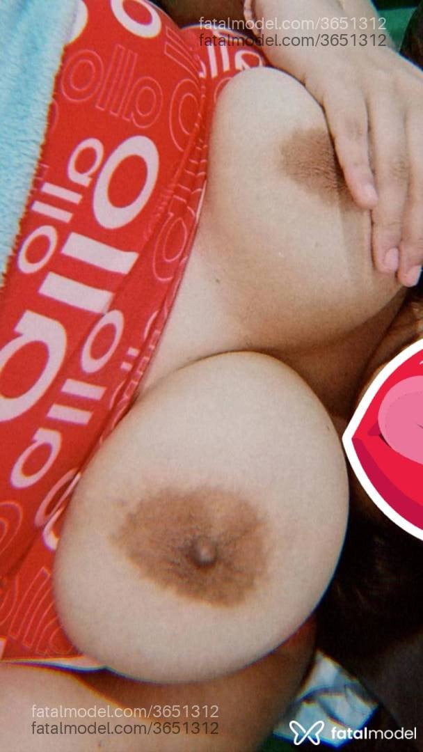 Acompanhante mulher morena (o) de olhos castanhos - Aurora