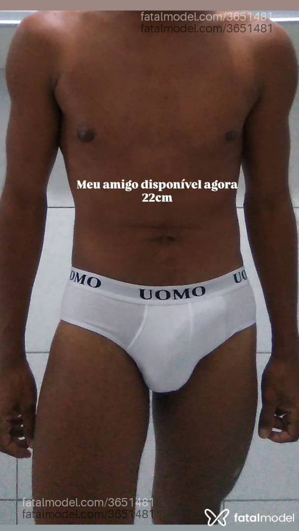 Acompanhante homem sem cabelo de olhos castanhos - Romeu