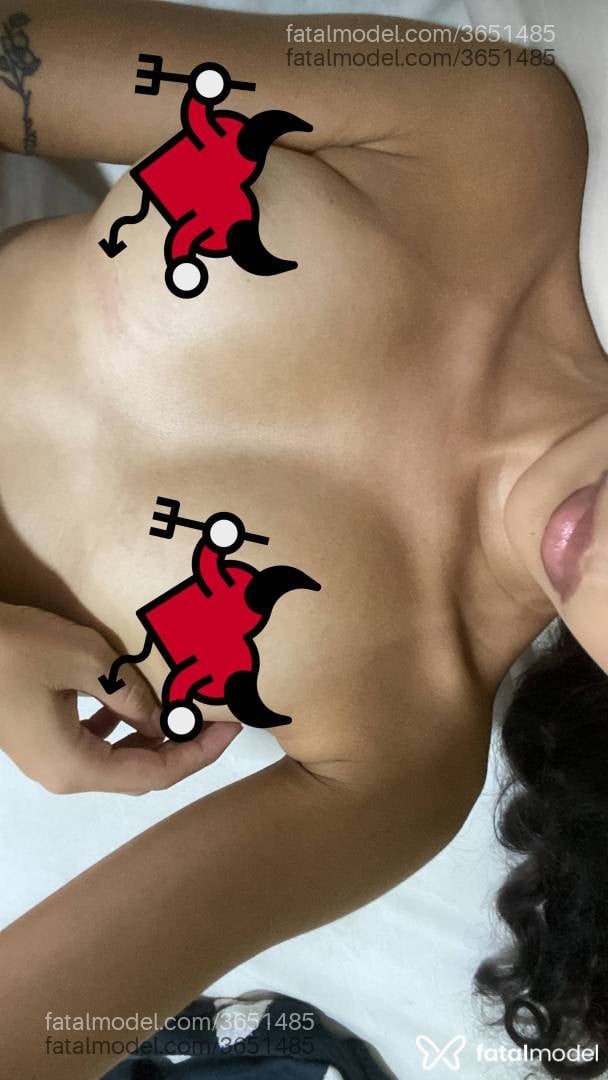 Acompanhante mulher com cabelo castanho de olhos castanhos - Tatazinha