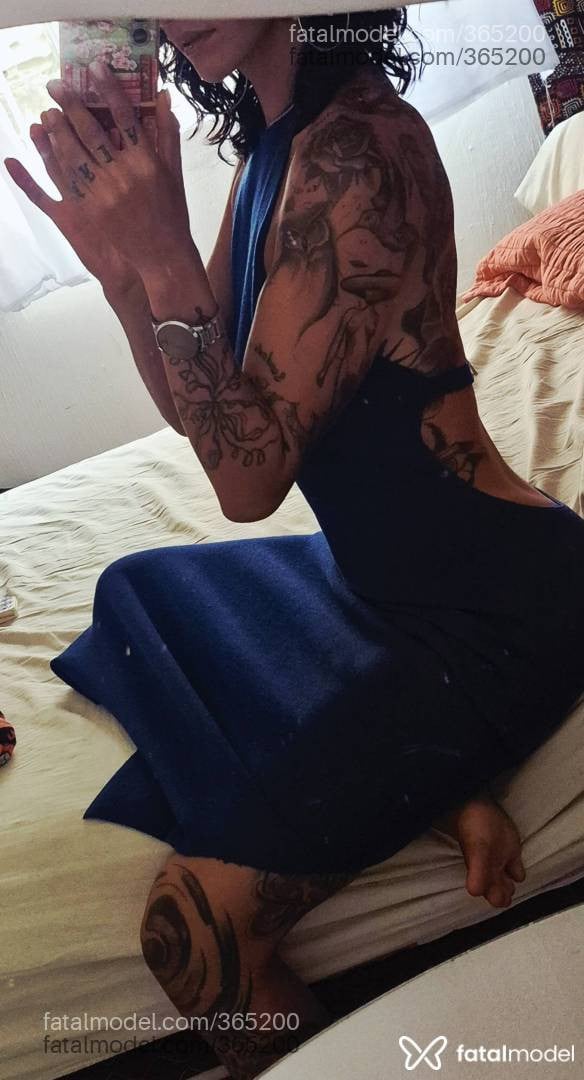 Acompanhante mulher com cabelo castanho de olhos castanhos - Alice