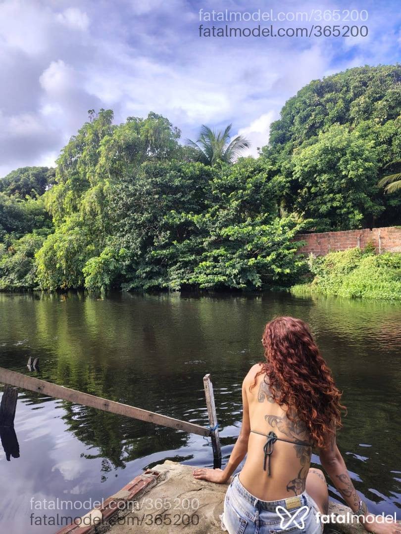 Acompanhante mulher com cabelo castanho de olhos castanhos em João Pessoa - Alice