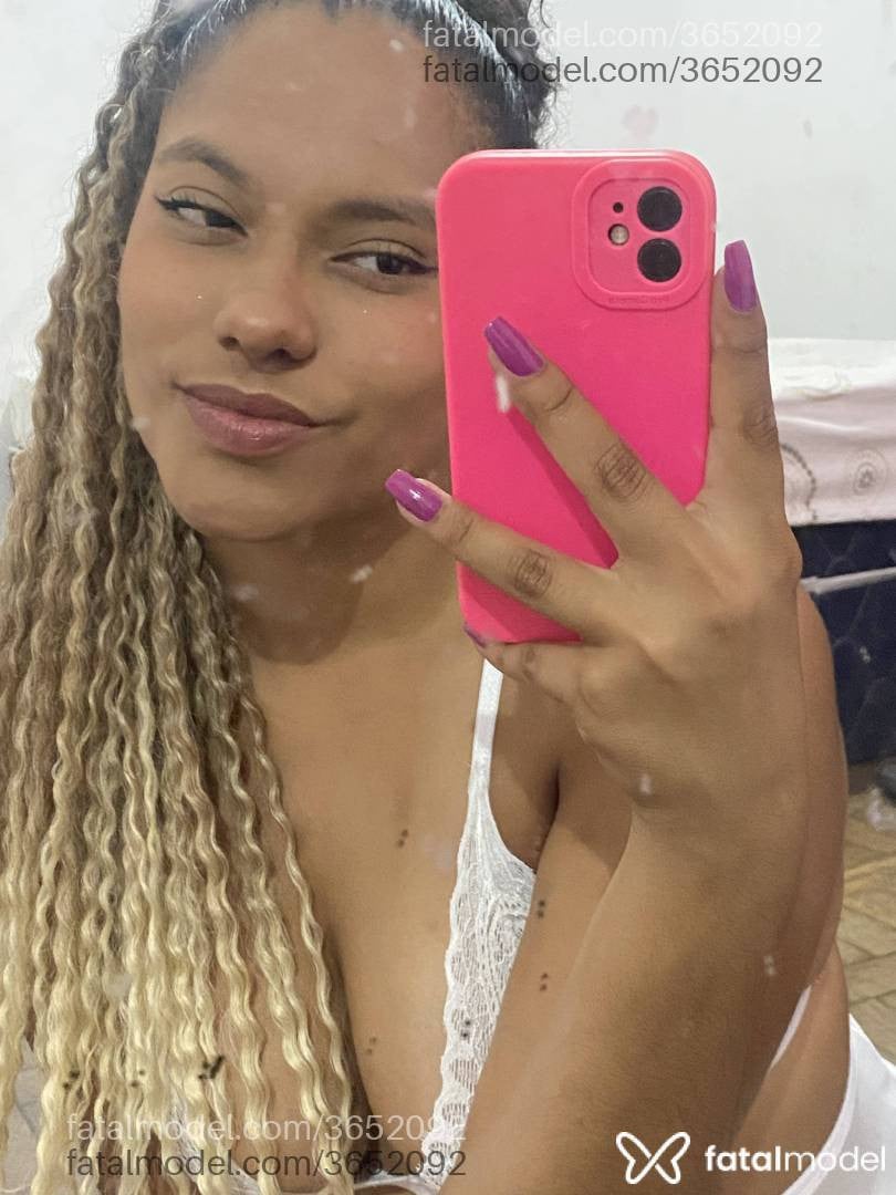 Acompanhante mulher morena (o) de olhos castanhos - Olivia