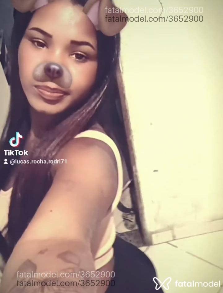 Acompanhante mulher morena (o) de olhos castanhos - Talita