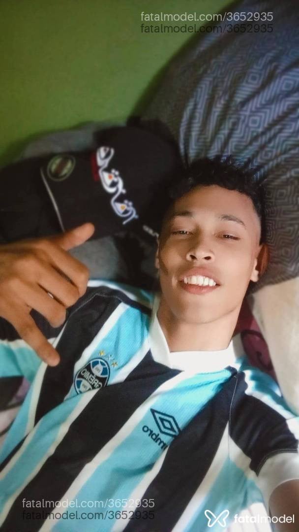 Acompanhante homem morena (o) de olhos pretos - Moreninho