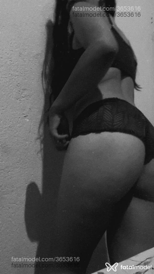 Acompanhante mulher morena (o) de olhos castanhos - Estela