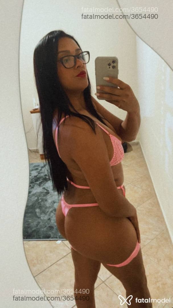 Acompanhante mulher morena (o) de olhos pretos - Gabriela
