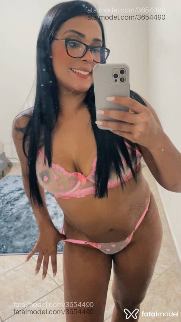 Acompanhante mulher morena (o) de olhos pretos - Gabriela