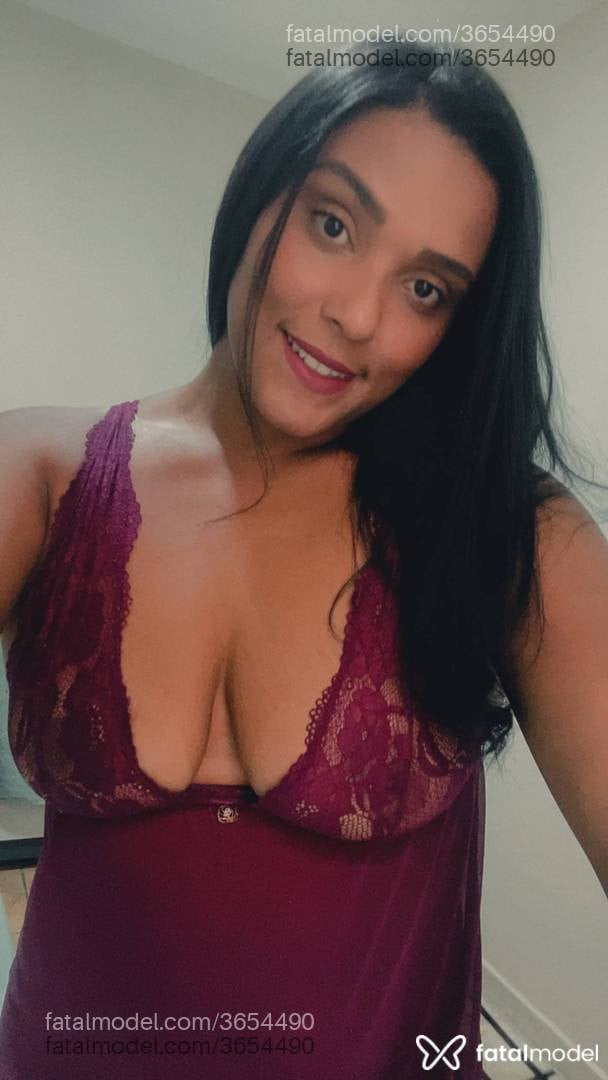 Acompanhante mulher morena (o) de olhos pretos - Gabriela