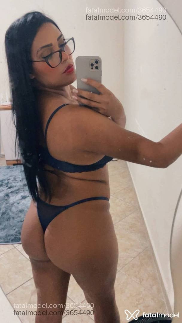 Acompanhante mulher morena (o) de olhos pretos - Gabriela