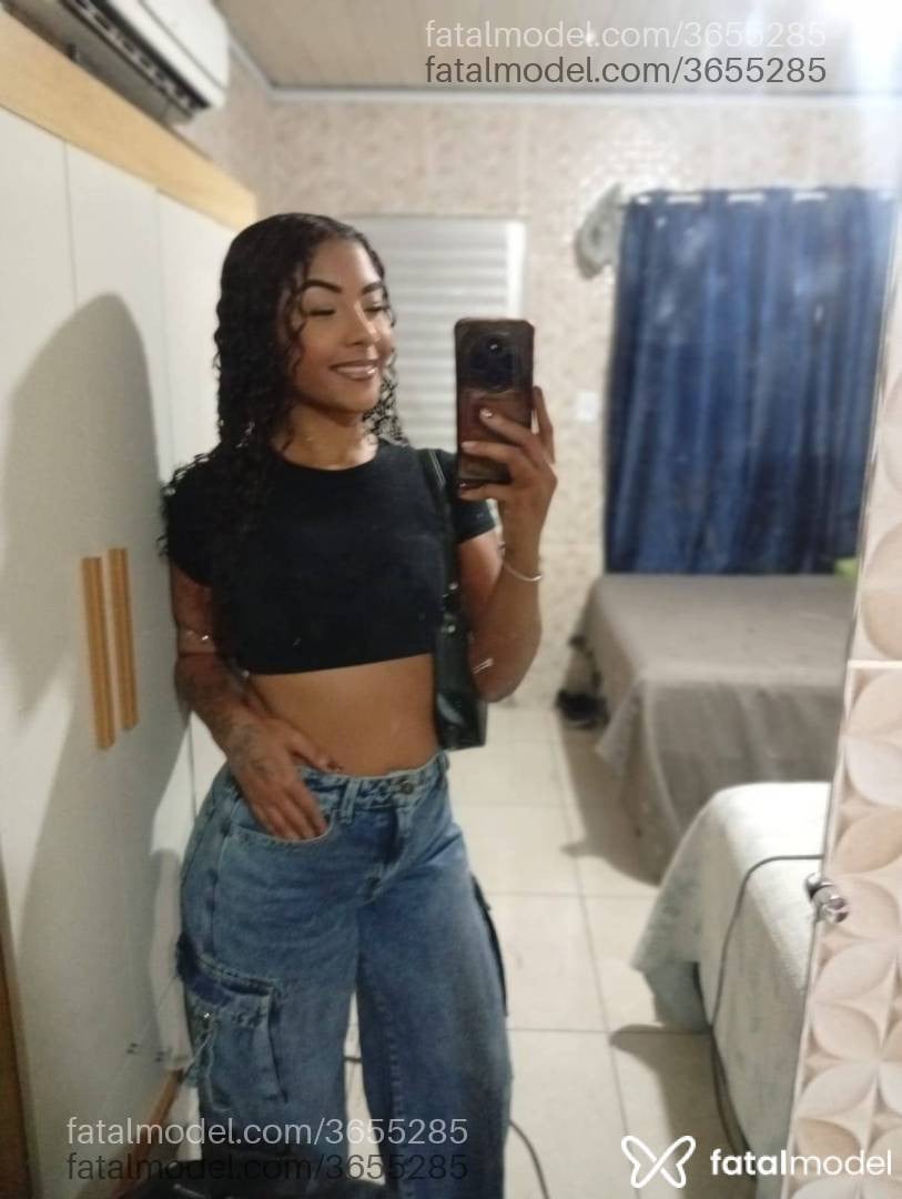 Acompanhante mulher com cabelo castanho de olhos pretos - Amandinha