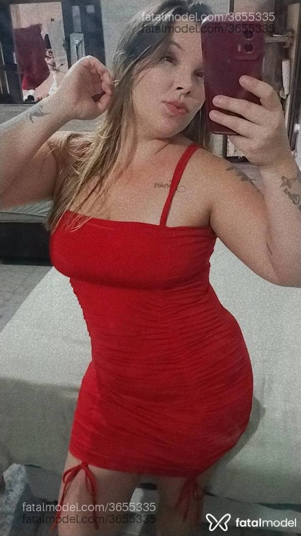 Acompanhante mulher loira (o) de olhos castanhos - Laura