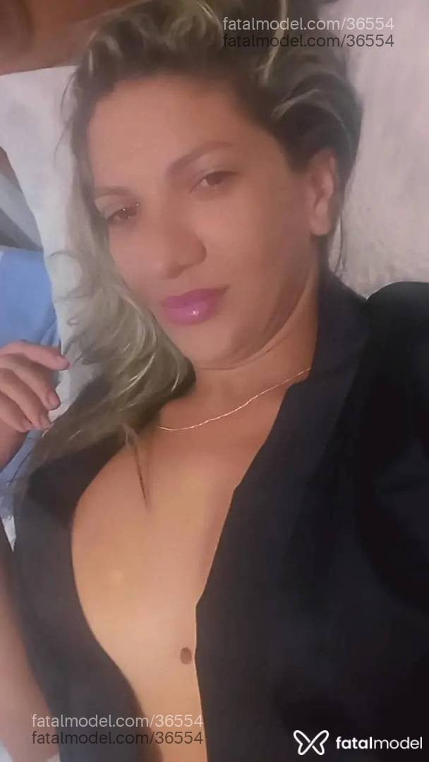 Acompanhante mulher loira (o) de olhos mel - Mel Lisboa