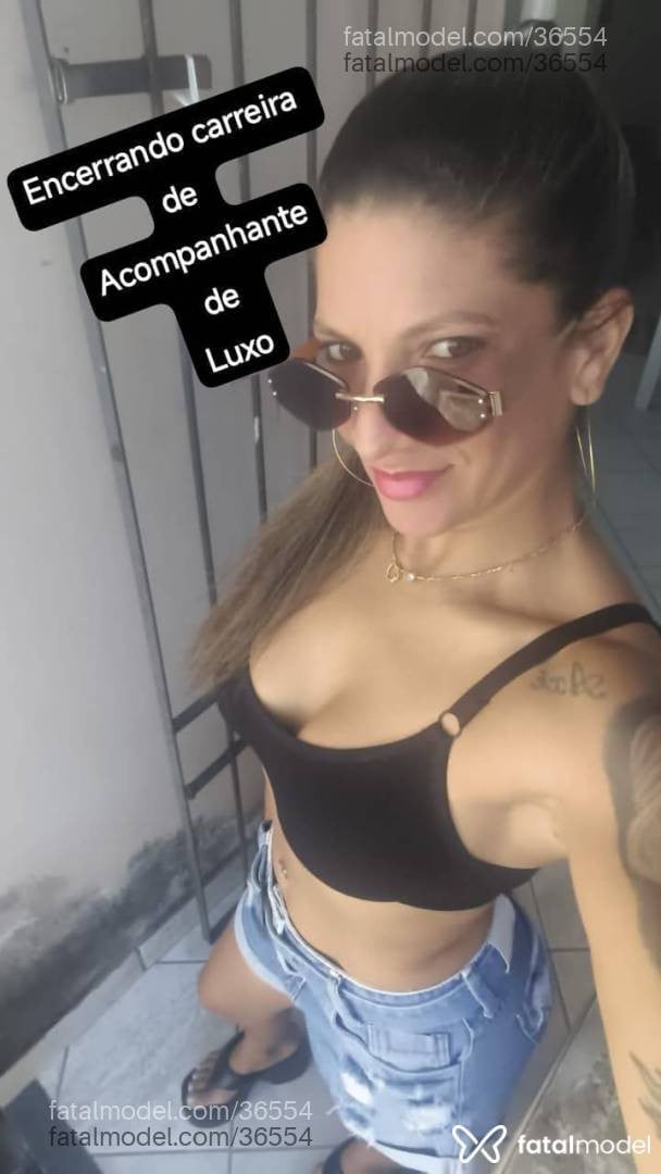 Acompanhante mulher loira (o) de olhos mel - Mel Lisboa