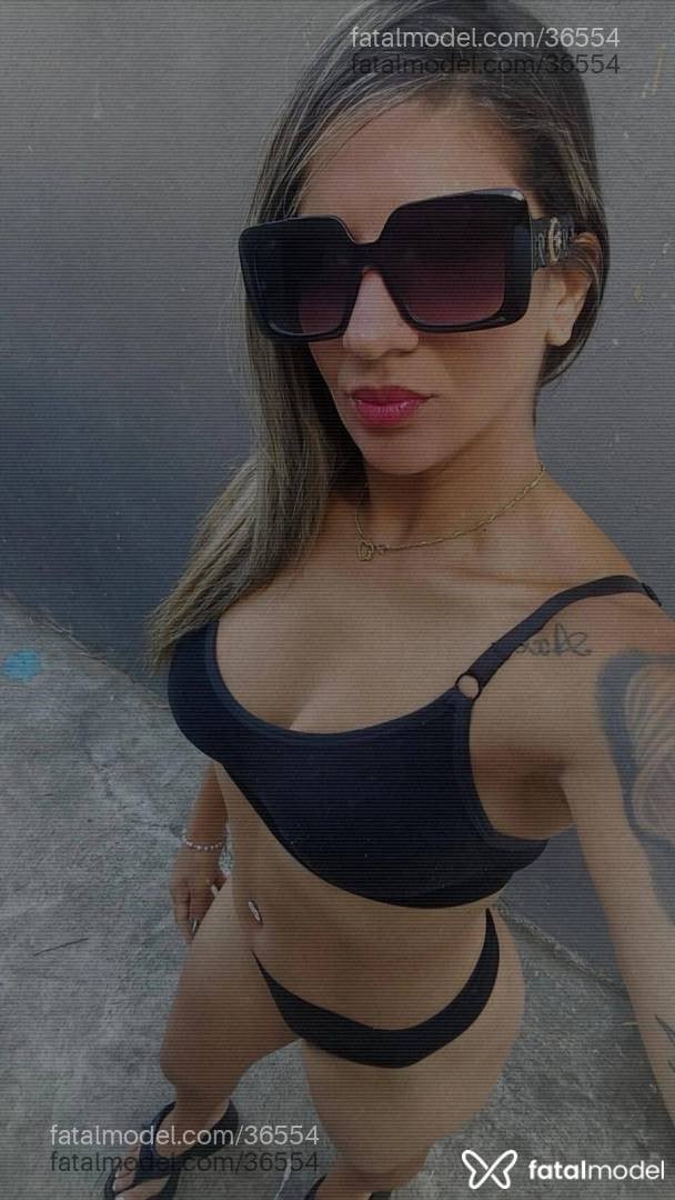 Acompanhante mulher loira (o) de olhos mel em Pará de Minas - Mel Lisboa