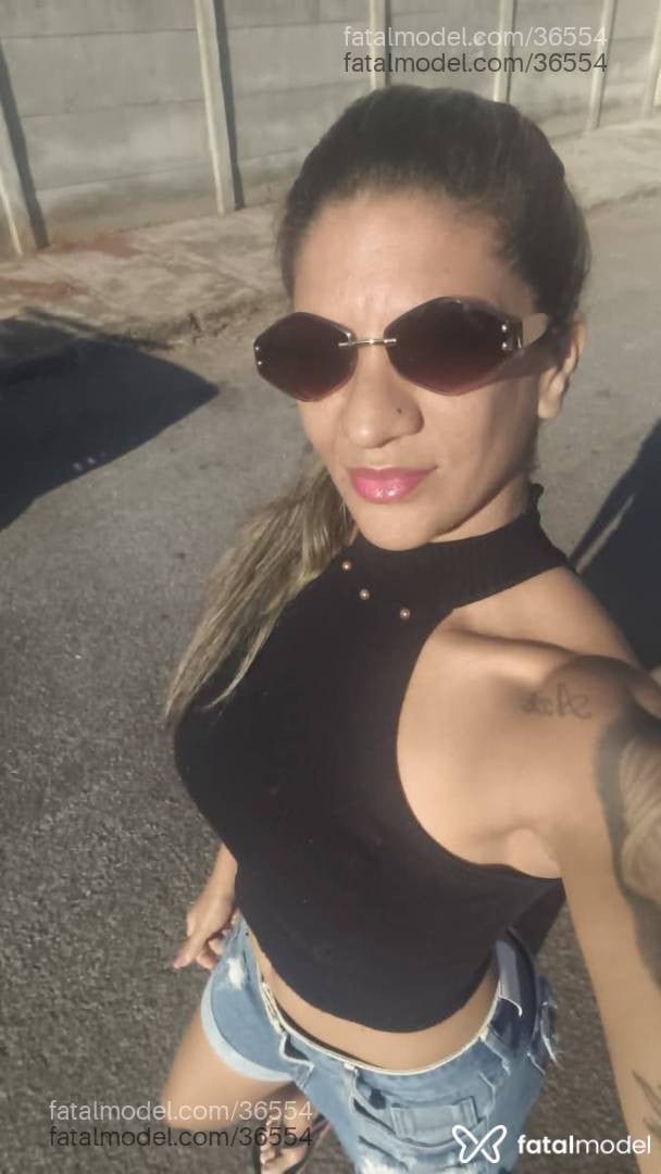 Acompanhante mulher loira (o) de olhos mel em Pará de Minas - Mel Lisboa