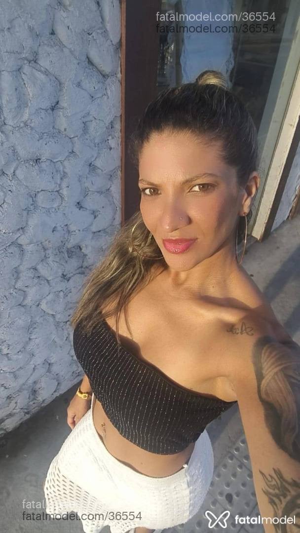 Acompanhante mulher loira (o) de olhos mel em Pará de Minas - Mel Lisboa