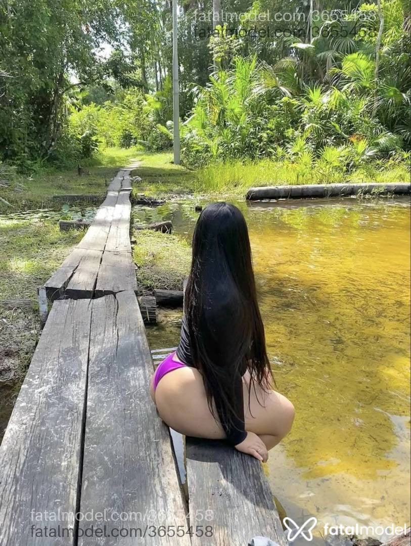 Acompanhante mulher com cabelo castanho de olhos mel - Julia