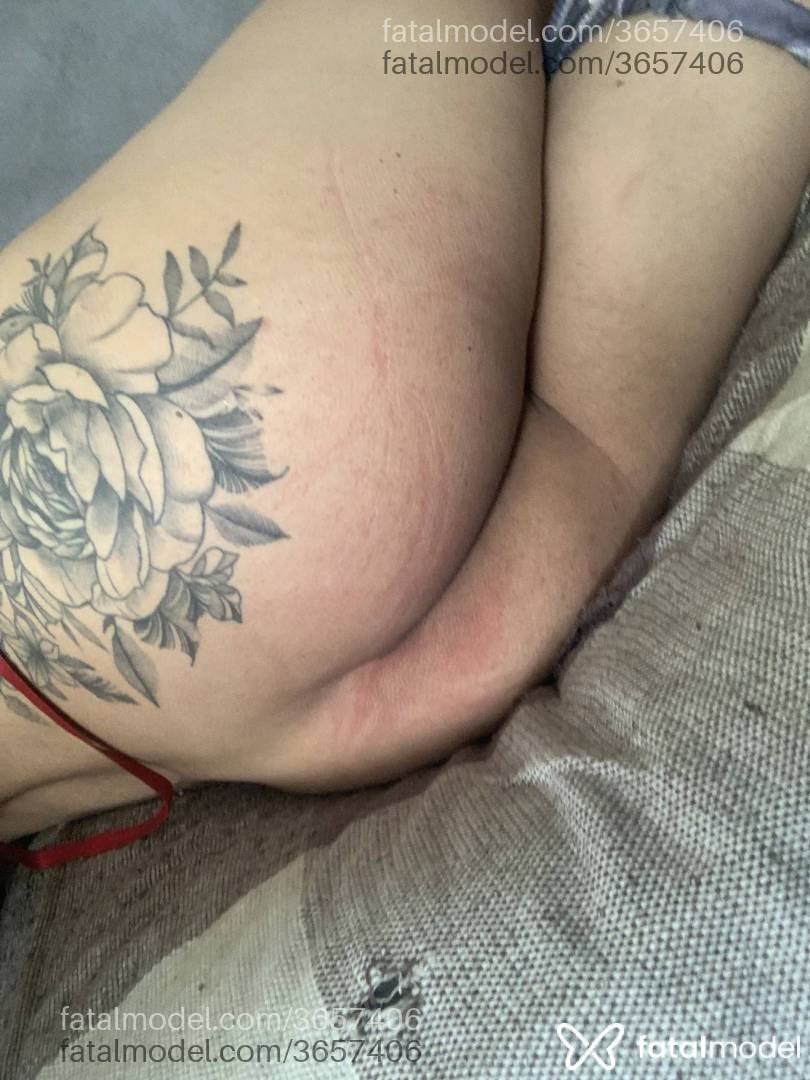 Acompanhante mulher trans com cabelo castanho de olhos pretos - Mirela Araujo