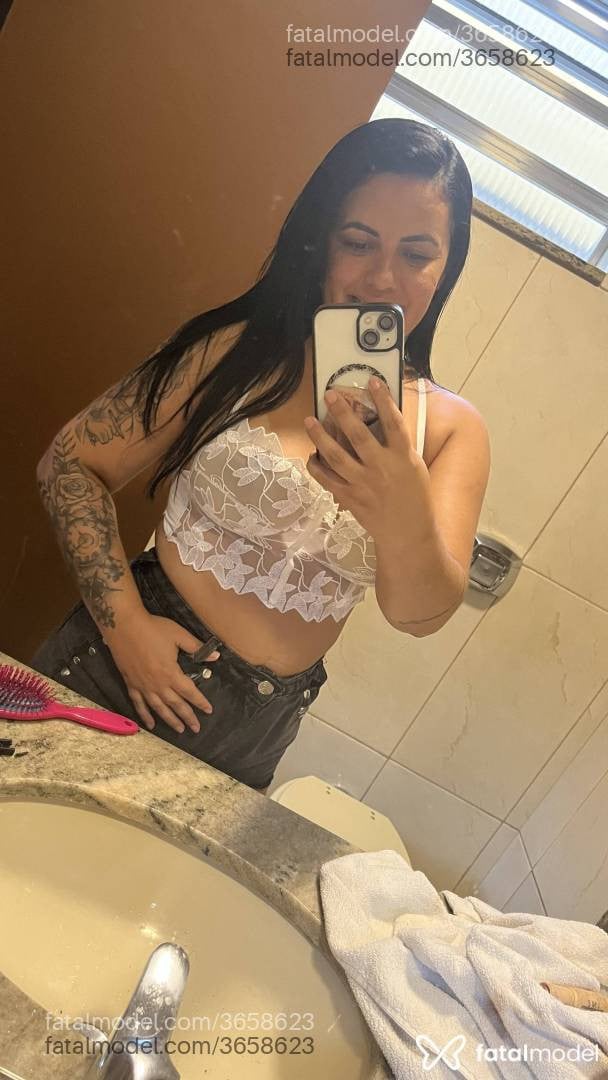 Acompanhante mulher com cabelo castanho de olhos pretos - Kiara