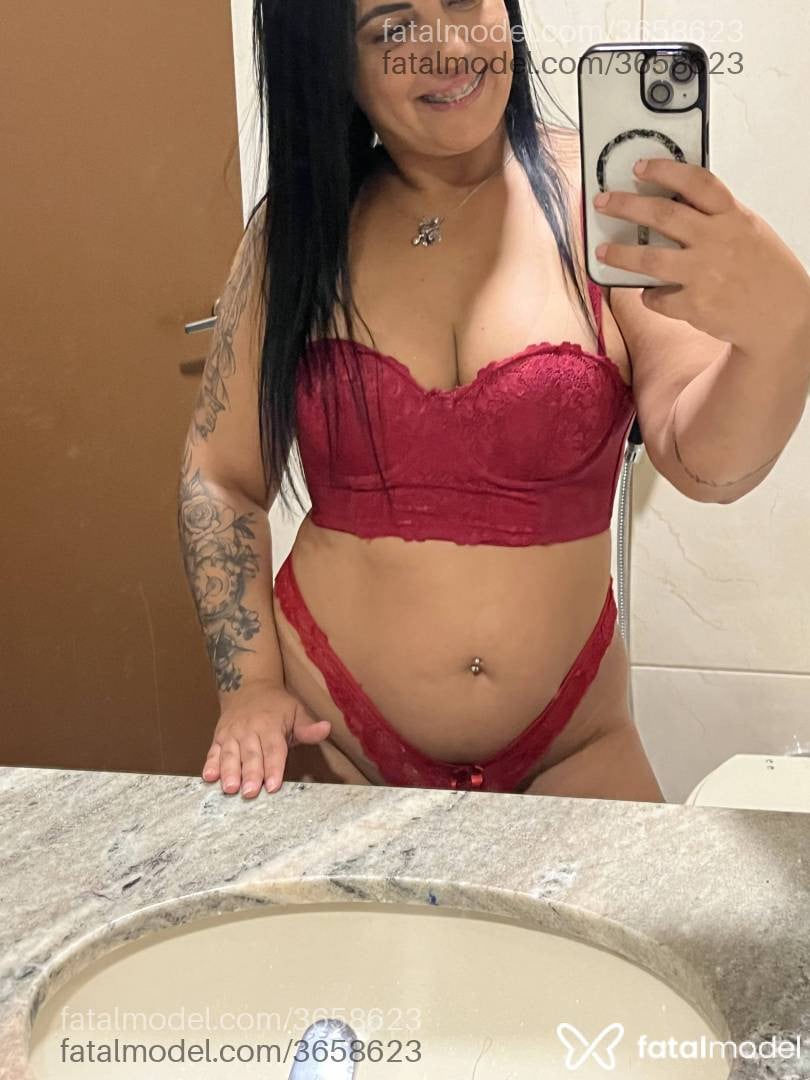 Acompanhante mulher com cabelo castanho de olhos pretos - Kiara