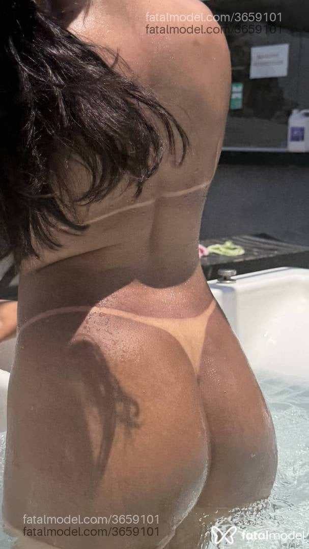 Acompanhante mulher morena (o) de olhos castanhos - Bruna