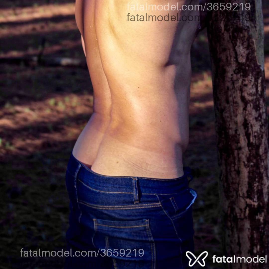Acompanhante homem com cabelo castanho de olhos castanhos - Thiago