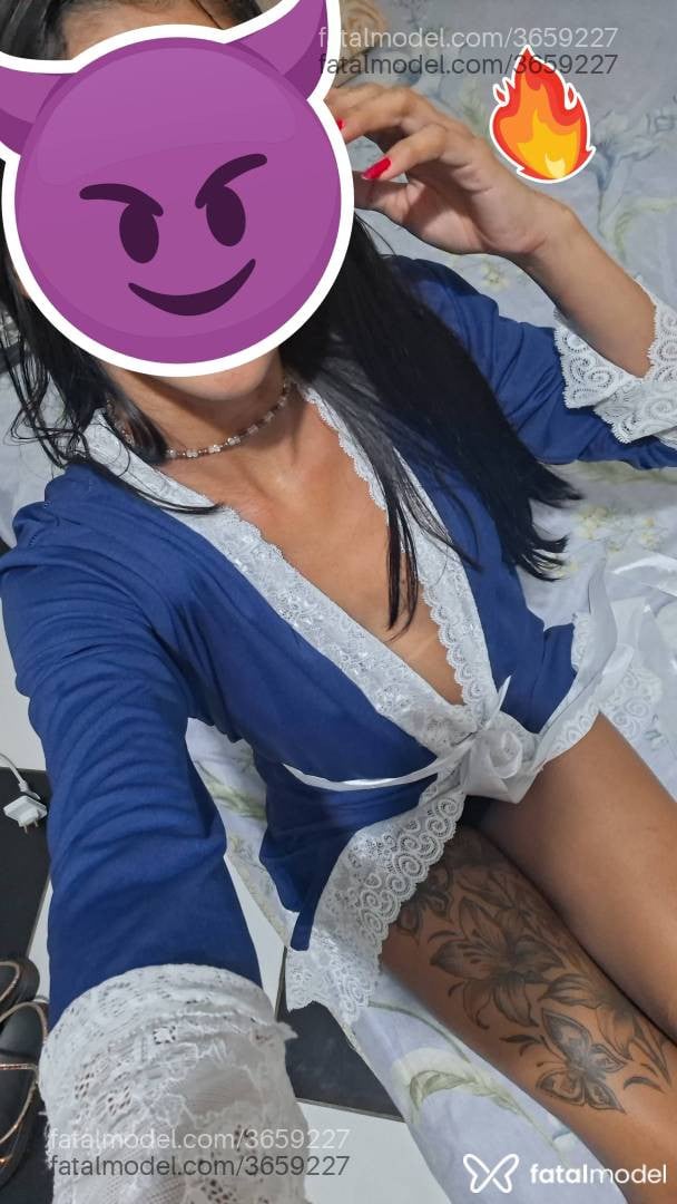 Acompanhante mulher morena (o) de olhos pretos - índiana