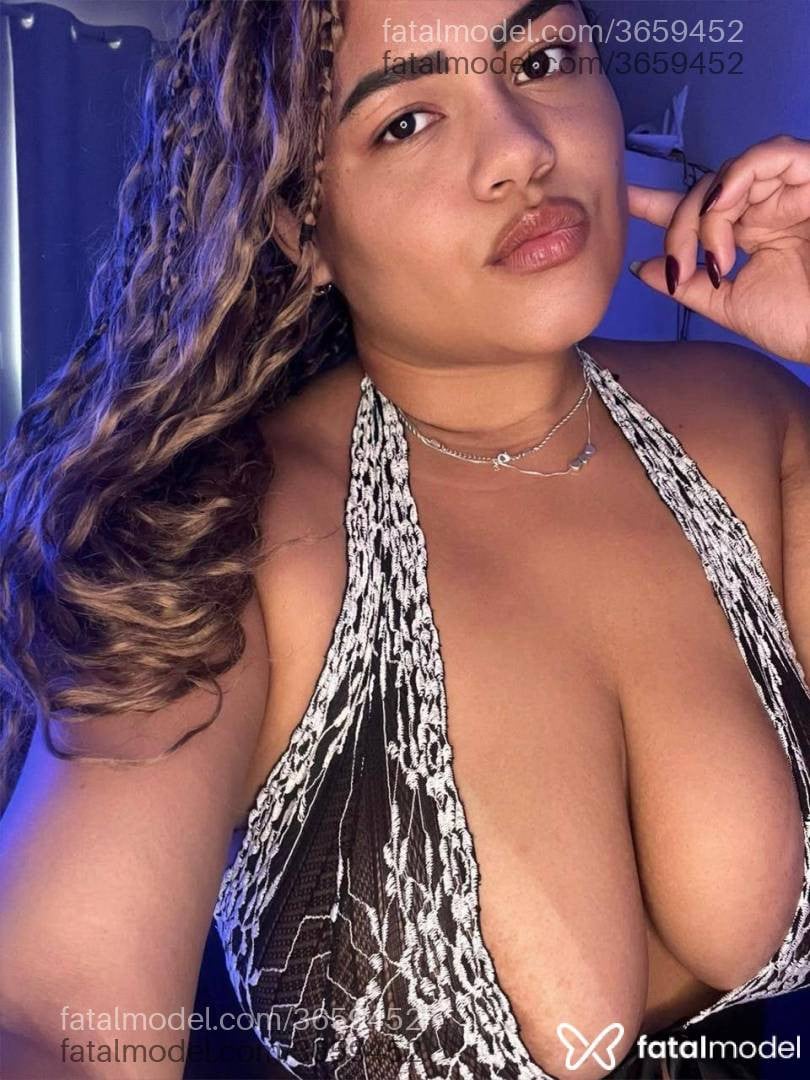 Acompanhante mulher morena (o) de olhos castanhos - Monique