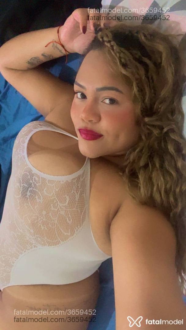 Acompanhante mulher morena (o) de olhos castanhos - Monique