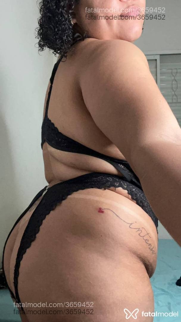 Acompanhante mulher morena (o) de olhos castanhos - Monique