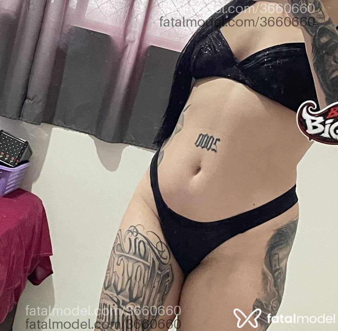 Acompanhante mulher morena (o) de olhos castanhos - Entretenimento