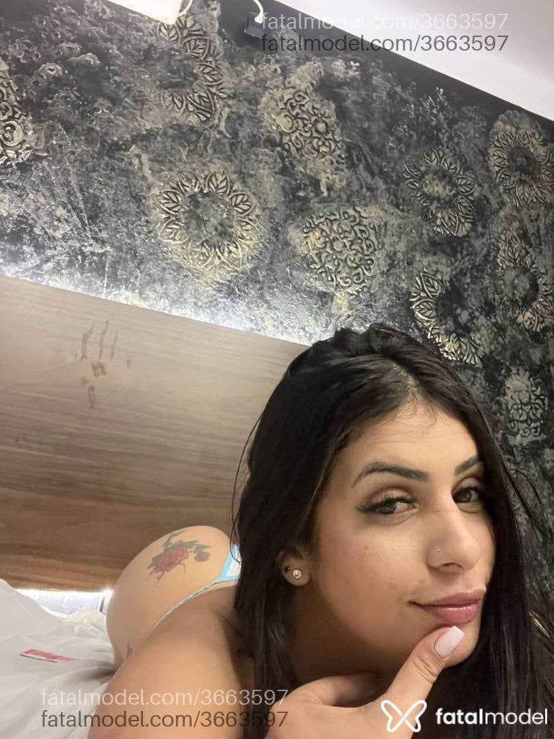 Acompanhante mulher morena (o) de olhos castanhos - Michelli