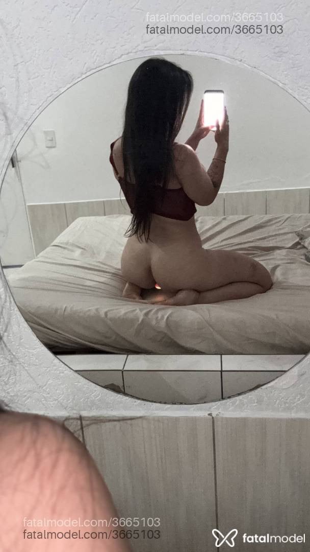 Acompanhante mulher com cabelo castanho de olhos mel - Luanna Praddo
